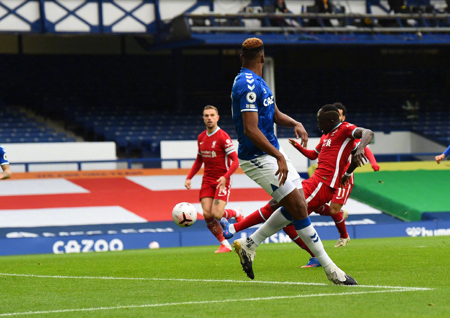 这也迫使曼 这也迫使曼